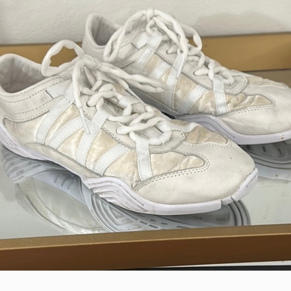 NFINITY Evolution Sneakers White With Carrying Case Size 5.5 - Picture 3 of 11